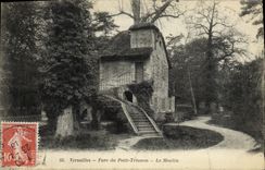 CPA Versailles Parc du Petit Trianon Le Moulin