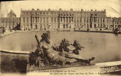 POSTAL Versalles de la VENDIMIA el castillo y la cámara acorazada vistos del parque