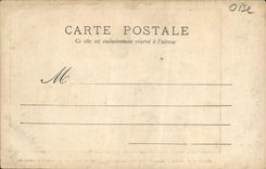 CPA Chateau de Pierrefonds Vue interieure de la cour prise de la porte d'entree