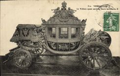 POSTAL Versalles de la VENDIMIA el castillo el coche que es utilizado con la consagración como Charles X