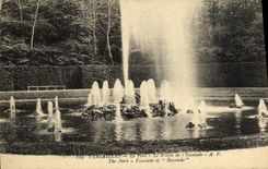 POSTAL Versalles de la VENDIMIA el parque el lavabo de Encelade