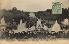 CPA Versailles Le Bassin de Latoue et le Tapis Vert