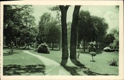 CPA Saint Germain En Laye Dans le Jardin Anglais