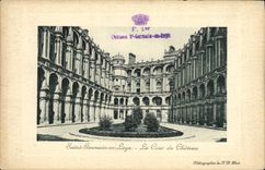 CPA Saint Germain En Laye La cour du Chateau