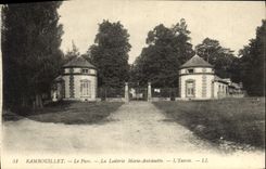 CPA Rambouillet Le Parc La Laiterie Marie Antoinette L'Entree