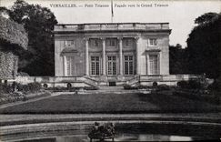 CPA Versailles Petit trianon Facade vers le grand trianon