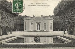 POSTAL de la VENDIMIA el parque francés de la casa de pequeño Trianon de Versalles