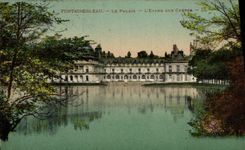 VINTAGE POSTCARD Fontainebleau the Palate the Pond in Cares