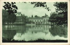 CPA Les Jolis Coins De France Fontainebleau Le Palais Vu De L'Etang Des Carpes