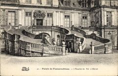 VINTAGE POSTCARD Palate De Fontainebleau the Staircase Of Iron Horse