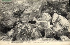 CPA Fontainbleau La Foret Le Chaos Des Artistes