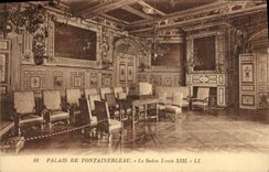 VINTAGE POSTCARD Palate De Fontainebleau the Living room Louis XIII