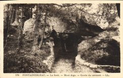 CPA Fontainebleau La Foret mont aigu grotte du serment