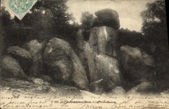 VINTAGE POSTCARD Fontainebleau Avon the Jeanne lady