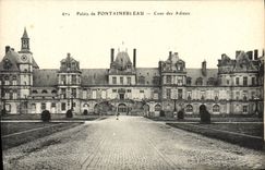 CPA Palais De Fontainebleau Cour Des Adieux