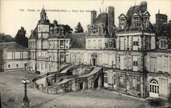 CPA Palais De Fontainebleau Cour Des Adieux