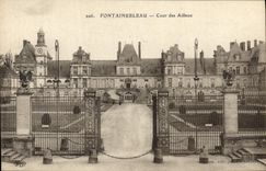 CPA Fontainebleau Cour Des Adieux