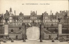 CPA Fontainebleau Cour Des Adieux