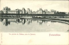 CPA Fontainebleau Vue General Du Chateau Prise Du Parterre