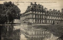 VINTAGE POSTCARD Drill De Fontainebleau the Terrace Of the Pond Of Carps And Court Of the Fountain