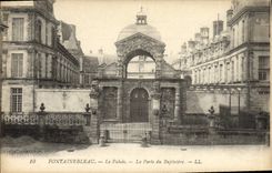 CPA Fontainebleau Le Palais La Porte Du Baptistere
