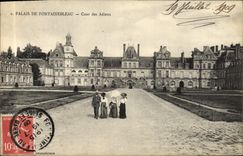 CPA Palais De Fontainebleau Cour Des Adieux