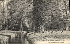 VINTAGE POSTCARD Palate De Fontainebleau a Corner Of the English Garden