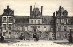 VINTAGE POSTCARD Palais De Fontainebleau the Staircase of the horseshoe and the three houses