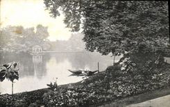 VINTAGE POSTCARD Fontainebleau a corner of the park