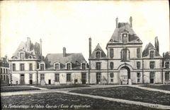 VINTAGE POSTCARD Fontainebleau the Palate Schoolyard of Application