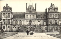 CPA Palais De Fontainebleau L'Escalier Du Fer A Cheval