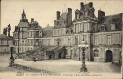 CPA Palais De Fontainebleau Facade Sur La Cour Des Adieux