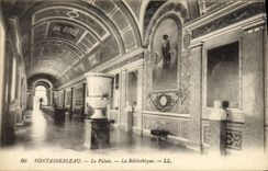 CPA Fontainebleau Le Palais La Bibliotheque