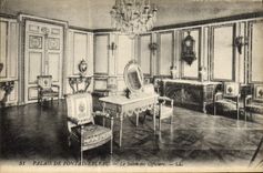 VINTAGE POSTCARD Palate De Fontainebleau the Living room Of the Officers