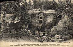 CPA Foret De Fontainebleau La Grotte Et Le Medaillon Colinet