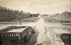 VINTAGE POSTCARD Palate De Fontainebleau Court Of the Good-byes Seen Of the Terrace