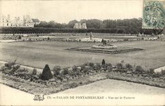 VINTAGE POSTCARD Palate De Fontainebleau Seen On the Floor