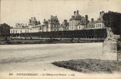 CPA Fontainebleau Le Chateau Et Le Parterre