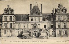 CPA Palais De Fontainebleau L'Escalier Du Fer A Cheval