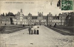 CPA Palais De Fontainebleau Cour Des Adieux