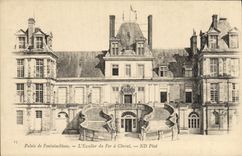 CPA Palais De Fontainebleau L'Escalier Du Fer A Cheval