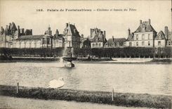 VINTAGE POSTCARD Palate of Fontainebleau Castle and Bassin of the Tiber