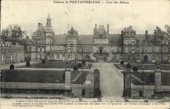 CPA Chateau de Fontainebleau Cour des adieux