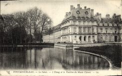 VINTAGE POSTCARD Drill of Fontainebleau the Palate the Pond and the House of the Chinese museum