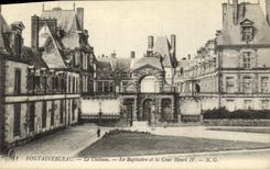 VINTAGE POSTCARD Fontainebleau the Castle the Baptistry And the Court Henri IV