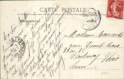 VINTAGE POSTCARD Palate De Fontainebleau Staircase Of Iron Horse And Frontage On the Castle