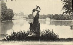 CPA Fontainebleau Le Chateau Le Pavillon Et l'Etang