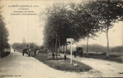 VINTAGE POSTCARD La Ferte Gaucher the Martyrdom Crossing of the trunk roads and secondary road