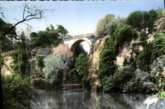 CPM Paris et ses Merveilles Le parc des Buttes Chaumont