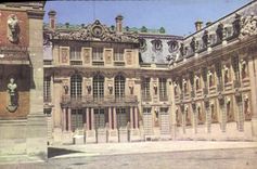 CPM Chateau de Versailles La Cour de marbre